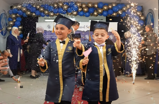 في مدارس الأوائل… كل نهاية عام.. بداية لحلم جديد يُولد من قلب الفرح
